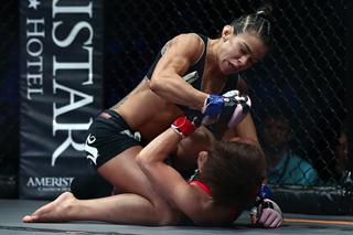 Claudia Gadelha feet photo thumbnail