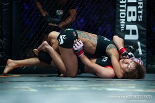 Claudia Gadelha feet photo thumbnail