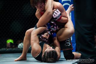 Claudia Gadelha feet photo thumbnail