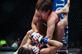 Claudia Gadelha feet photo thumbnail