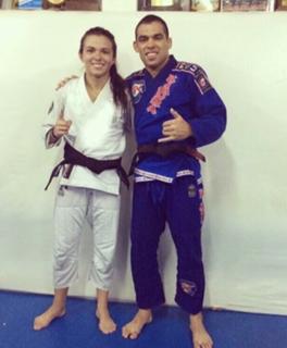 Claudia Gadelha feet photo thumbnail