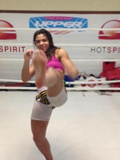 Claudia Gadelha feet photo thumbnail