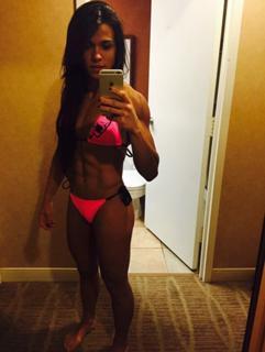 Claudia Gadelha feet photo thumbnail