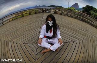 Claudia Gadelha feet photo thumbnail