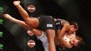 Claudia Gadelha feet photo thumbnail