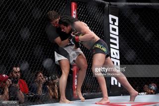Claudia Gadelha feet photo thumbnail