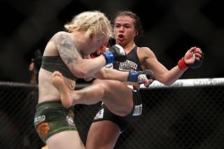 Claudia Gadelha feet photo thumbnail