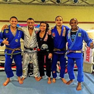 Claudia Gadelha feet photo thumbnail
