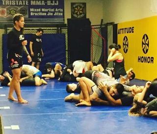 Claudia Gadelha feet photo thumbnail