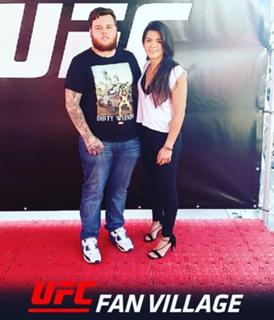 Claudia Gadelha feet photo thumbnail