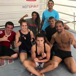 Claudia Gadelha feet photo thumbnail