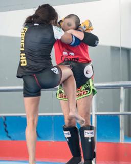 Claudia Gadelha feet photo thumbnail