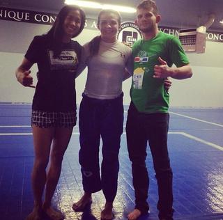 Claudia Gadelha feet photo thumbnail