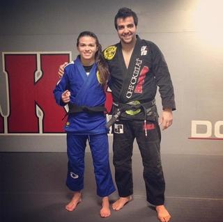 Claudia Gadelha feet photo thumbnail