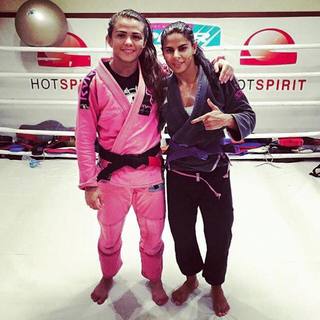 Claudia Gadelha feet photo thumbnail