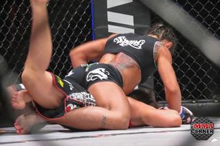 Claudia Gadelha feet photo thumbnail