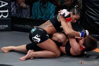 Claudia Gadelha feet photo thumbnail