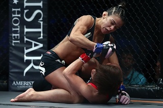 Claudia Gadelha feet photo thumbnail