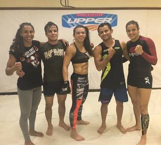 Claudia Gadelha feet photo thumbnail