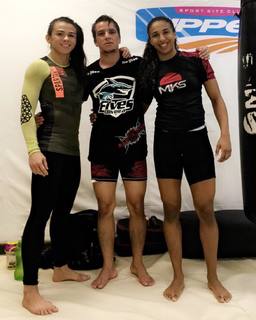 Claudia Gadelha feet photo thumbnail