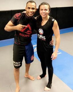 Claudia Gadelha feet photo thumbnail