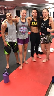 Claudia Gadelha feet photo thumbnail