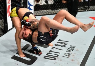 Claudia Gadelha feet photo thumbnail