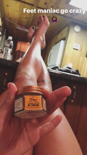 Claudia Gadelha feet photo thumbnail