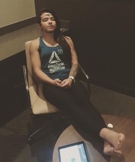 Claudia Gadelha feet photo thumbnail