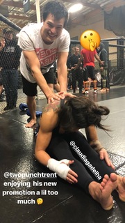 Claudia Gadelha feet photo thumbnail