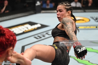 Claudia Gadelha feet photo thumbnail