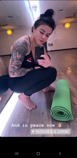 Claudia Gadelha feet photo thumbnail