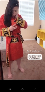 Claudia Gadelha feet photo thumbnail