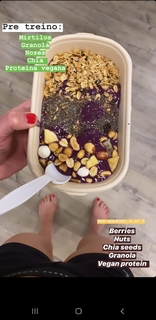 Claudia Gadelha feet photo thumbnail