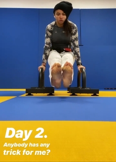 Claudia Gadelha feet photo thumbnail