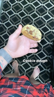 Claudia Gadelha feet photo thumbnail
