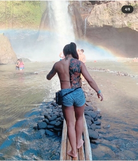 Claudia Gadelha feet photo thumbnail