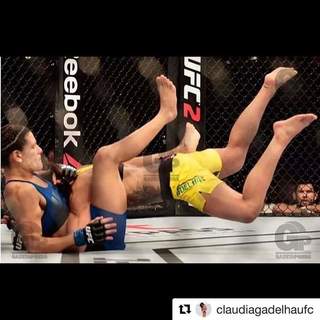 Claudia Gadelha feet photo thumbnail
