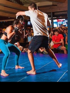Claudia Gadelha feet photo thumbnail