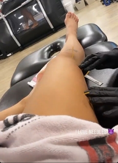 Claudia Gadelha feet photo thumbnail
