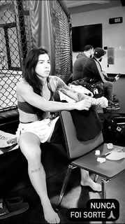 Claudia Gadelha feet photo thumbnail