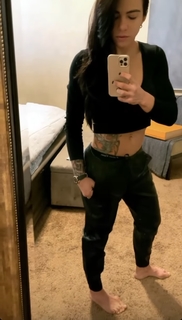 Claudia Gadelha feet photo thumbnail