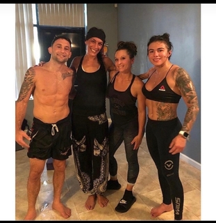 Claudia Gadelha feet photo thumbnail
