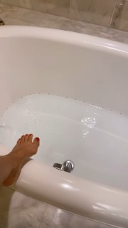 Claudia Gadelha feet photo thumbnail