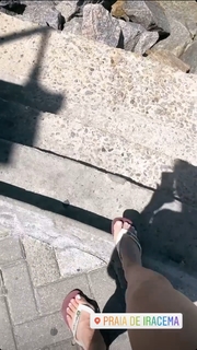 Claudia Gadelha feet photo thumbnail