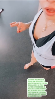 Claudia Gadelha feet photo thumbnail