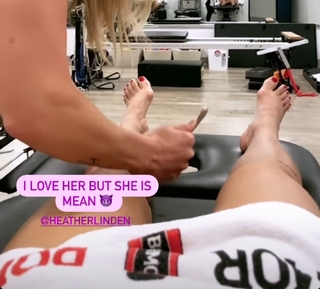 Claudia Gadelha feet photo thumbnail