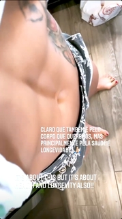 Claudia Gadelha feet photo thumbnail