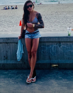 Claudia Gadelha feet photo thumbnail