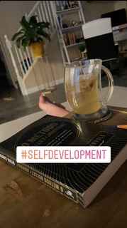Claudia Gadelha feet photo thumbnail